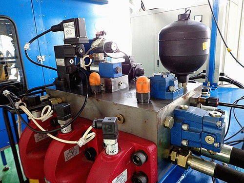 工程机械液压系统 报价解析、知名厂家与液压元件制造全攻略